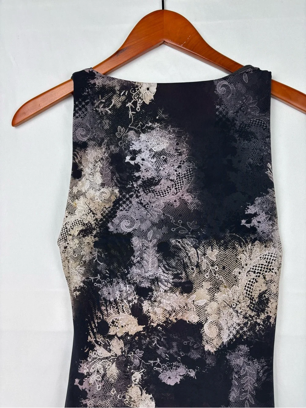 White Fox Floral Paisley Mini Ruched Dress Stretchy Size M Scoop Neck Black